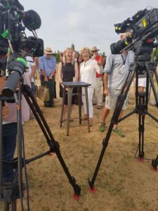 Antiques Roadshow - Victoria & Hillary